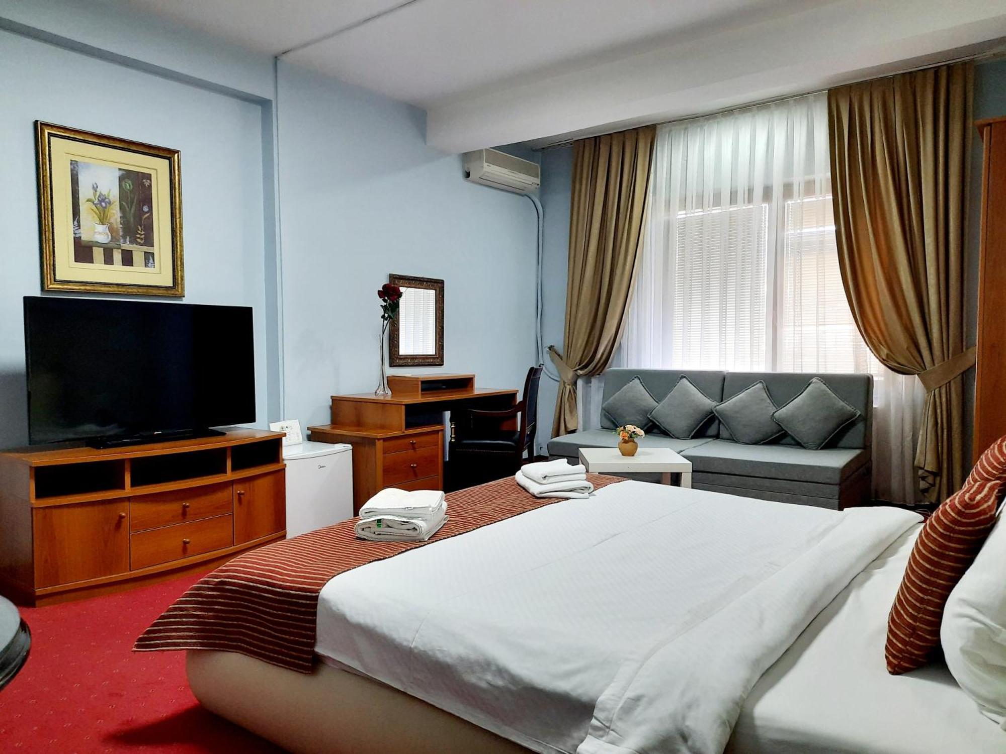 Hotel Aristocrat & Fish Restaurant Skopje Quarto foto