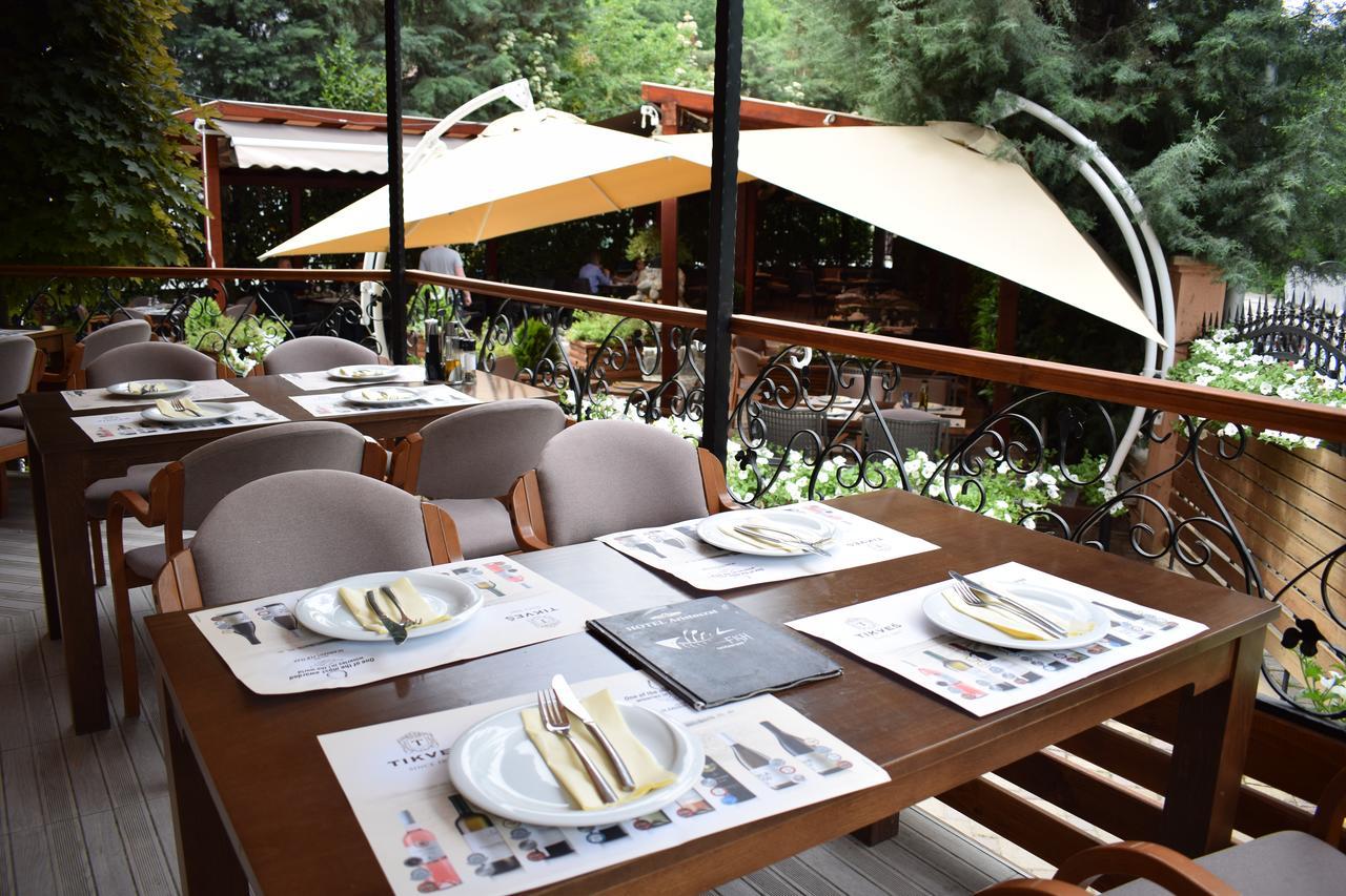 Hotel Aristocrat & Fish Restaurant Skopje Exterior foto